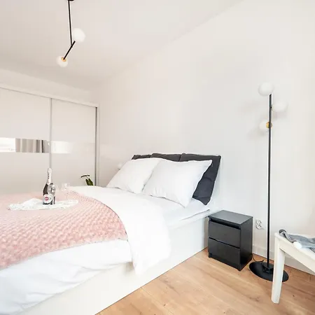 Komfortowe Apartamenty Z Garazem Na Milionowej Lodz  Exterior photo